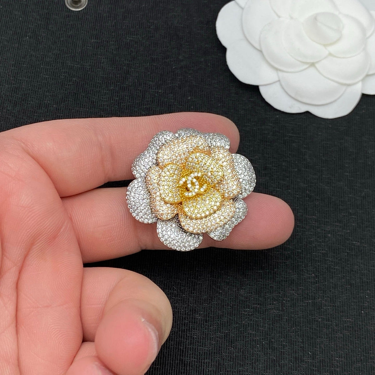 Glitter Golden CC Girl Brooch mysite