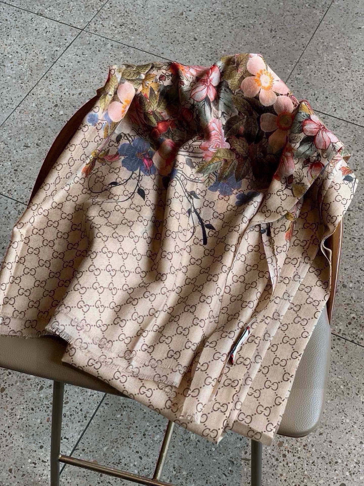SCARF 200 CM IN MEDIUM BROWN CASHMERE WITH COLORFUL FLOWER 405254 mysite