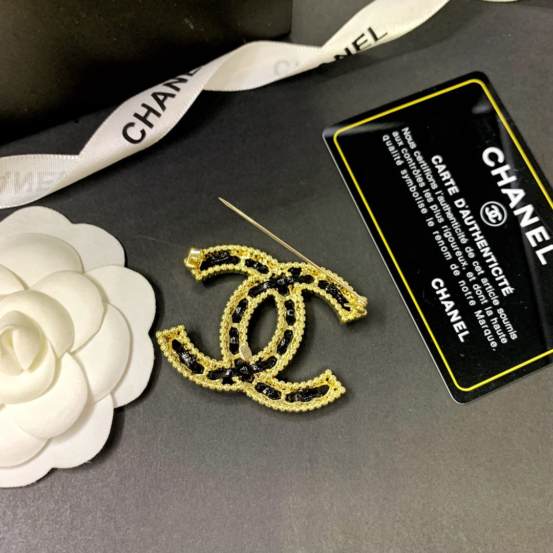 CC Diamond Girl Brooch mysite