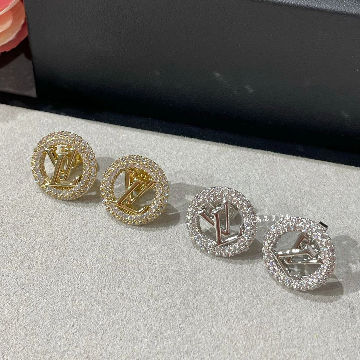 Love Diamond Design Earrings mysite