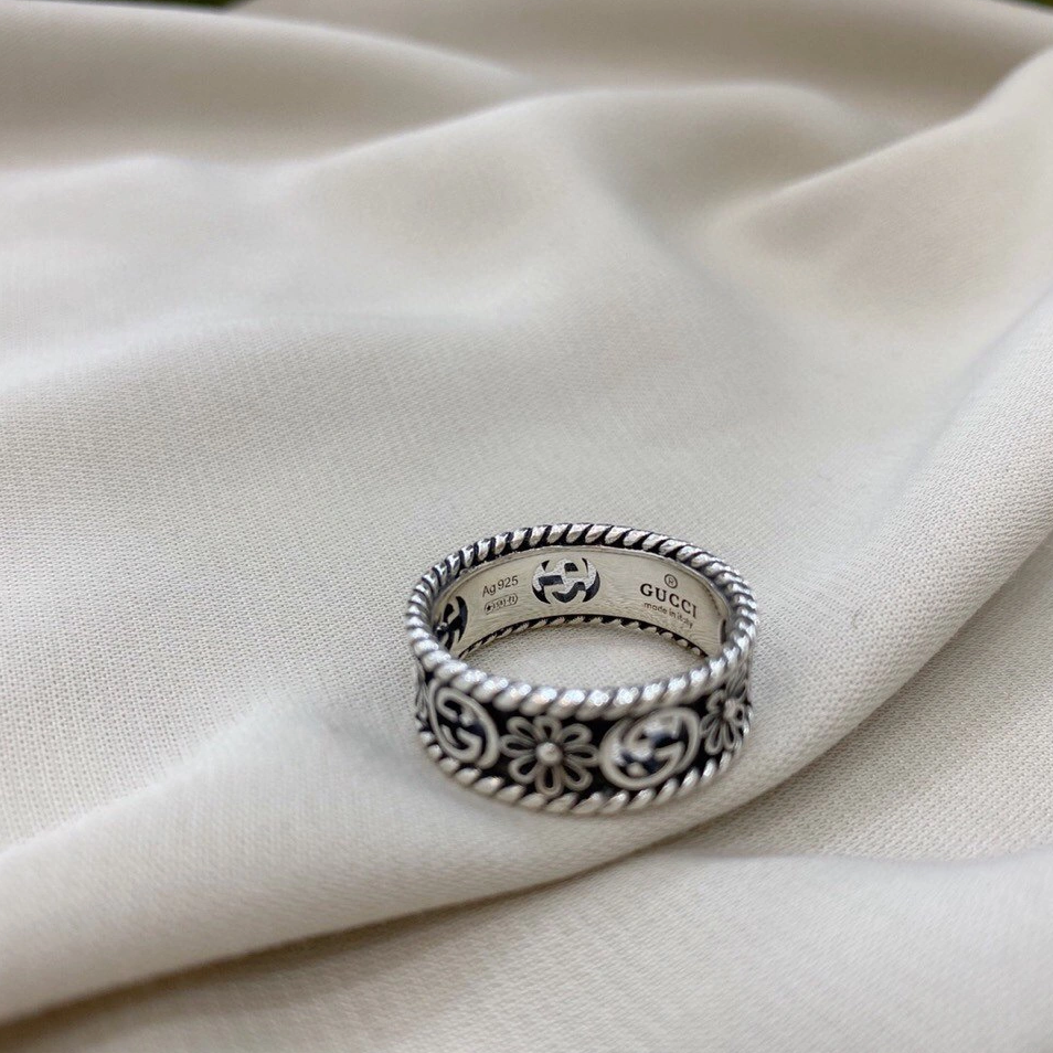 Interlocking silver ring mysite