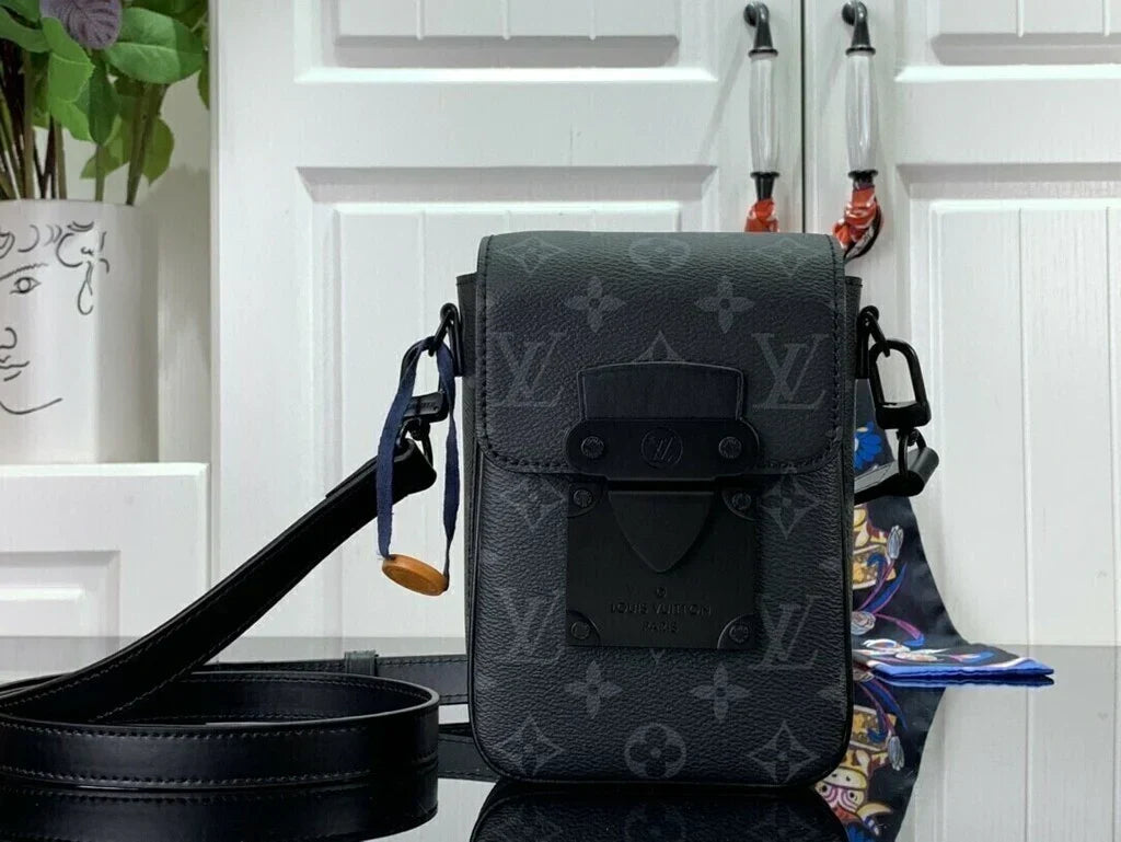 LV Vertical Wearable Wallet mysite
