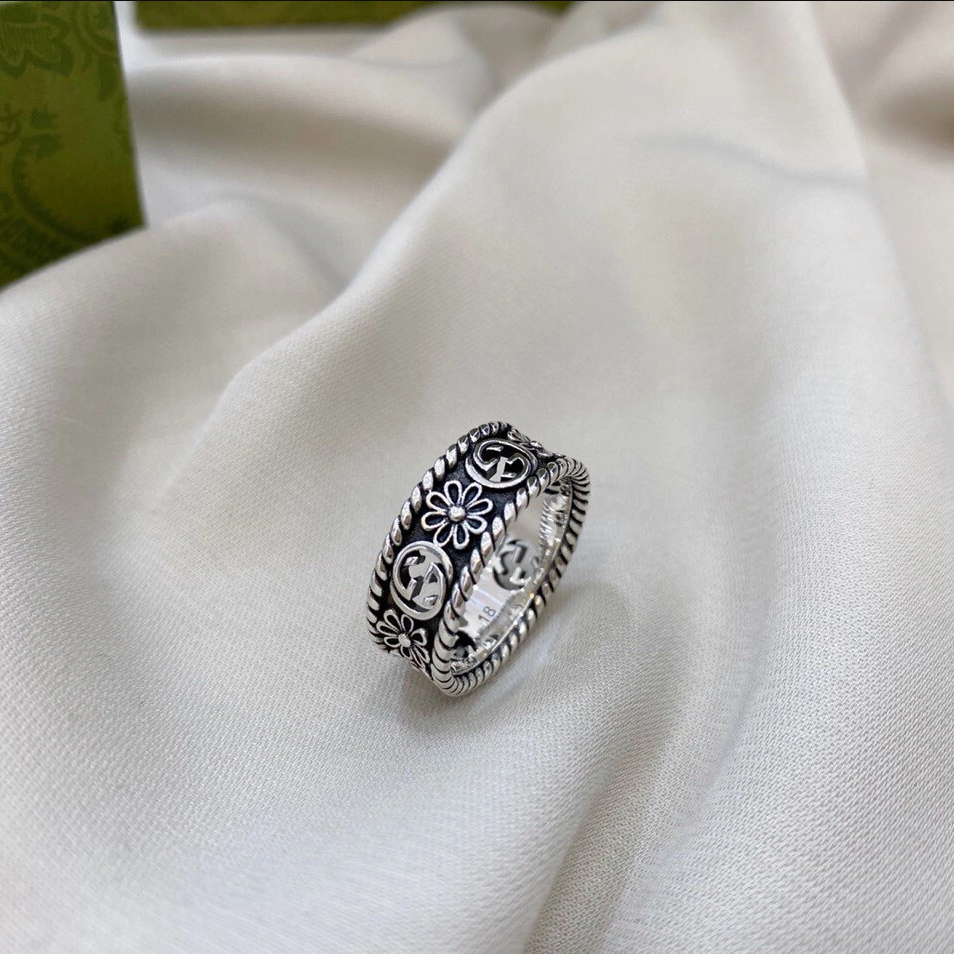 Interlocking silver ring mysite