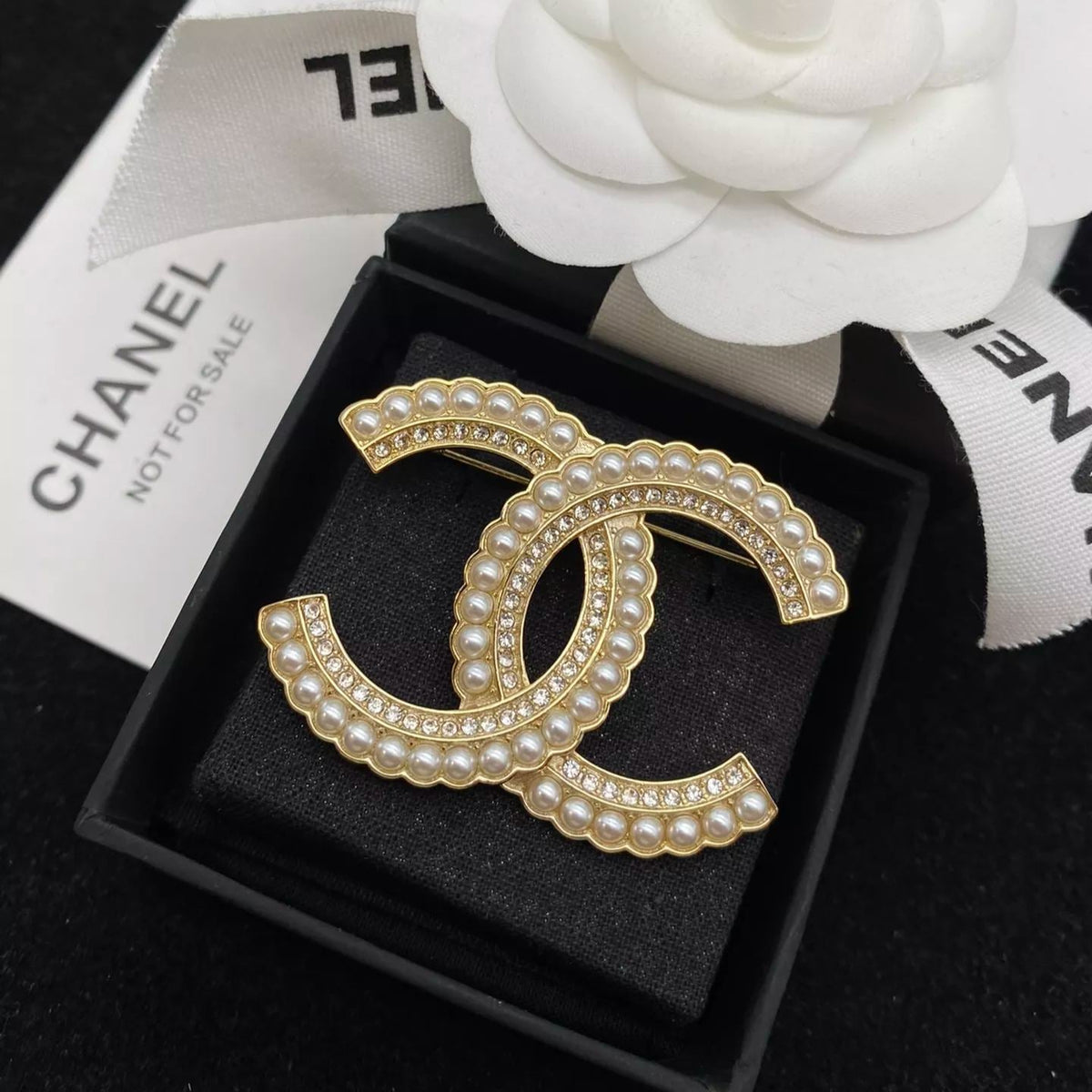 Temperament Pearl Splicing Diamond Brooch mysite