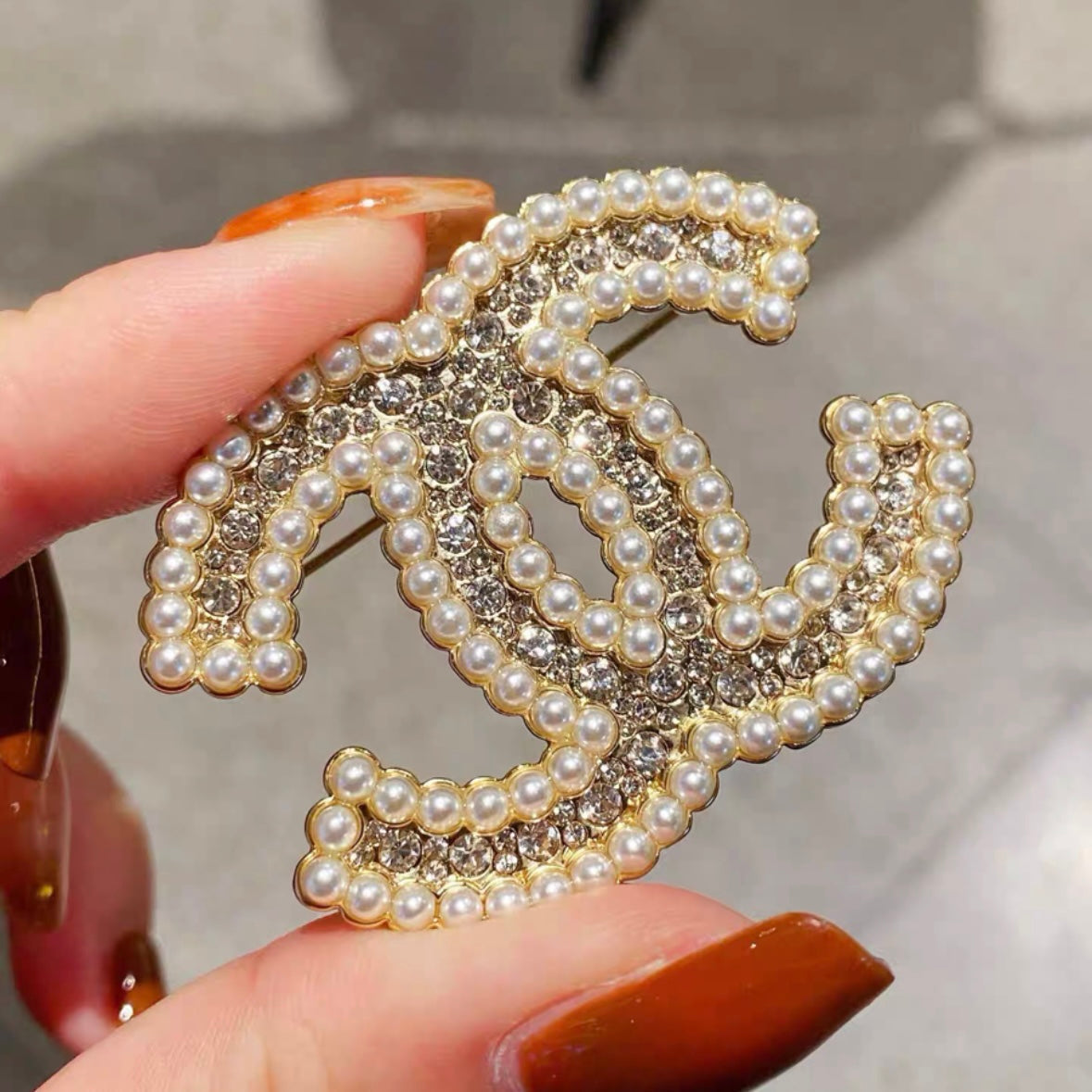 Elegant Pearl Logo Brooch mysite