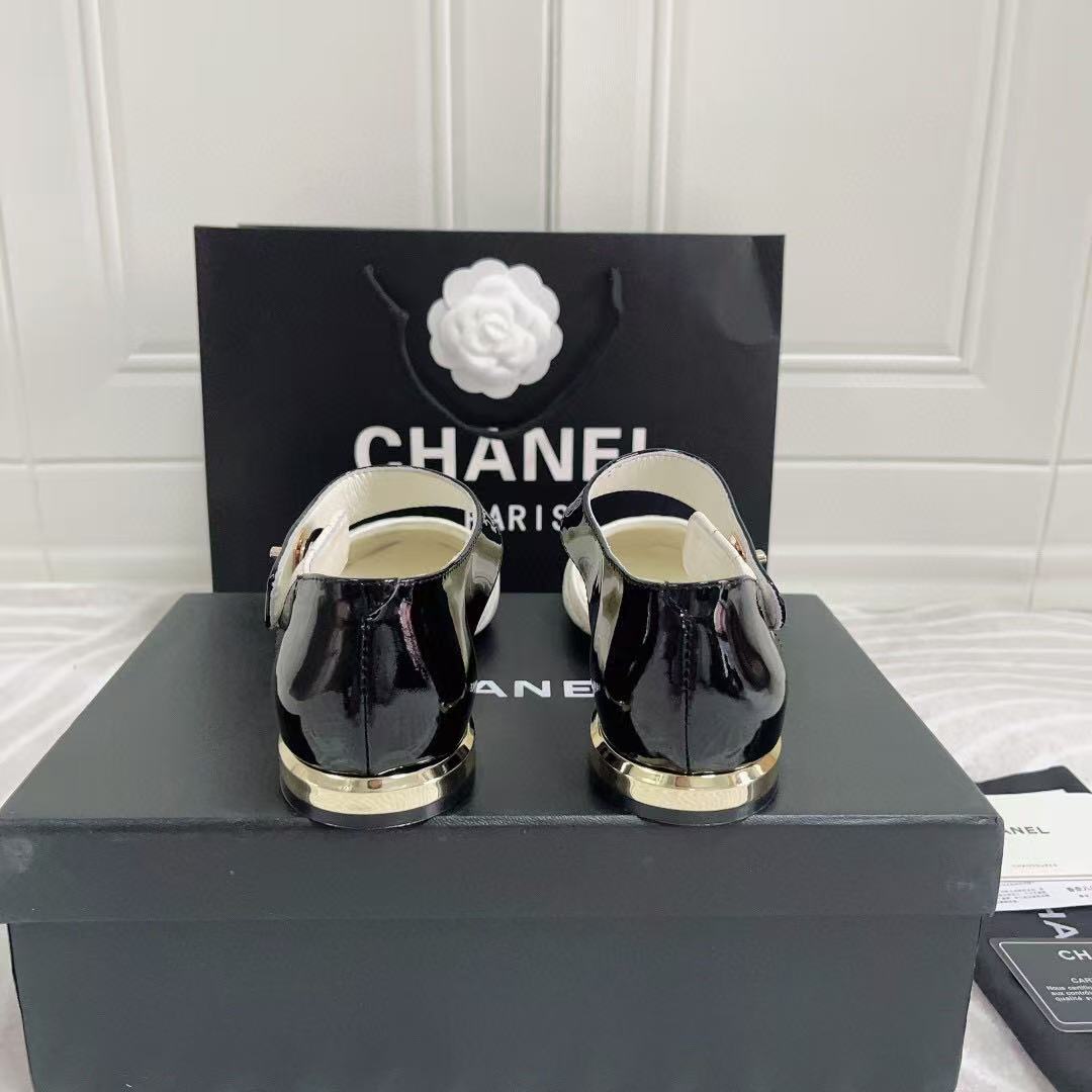 CC CLASSIC MARY JANE FLATS IN WHITE AND BLACK QUILTED CALFSKIN mysite