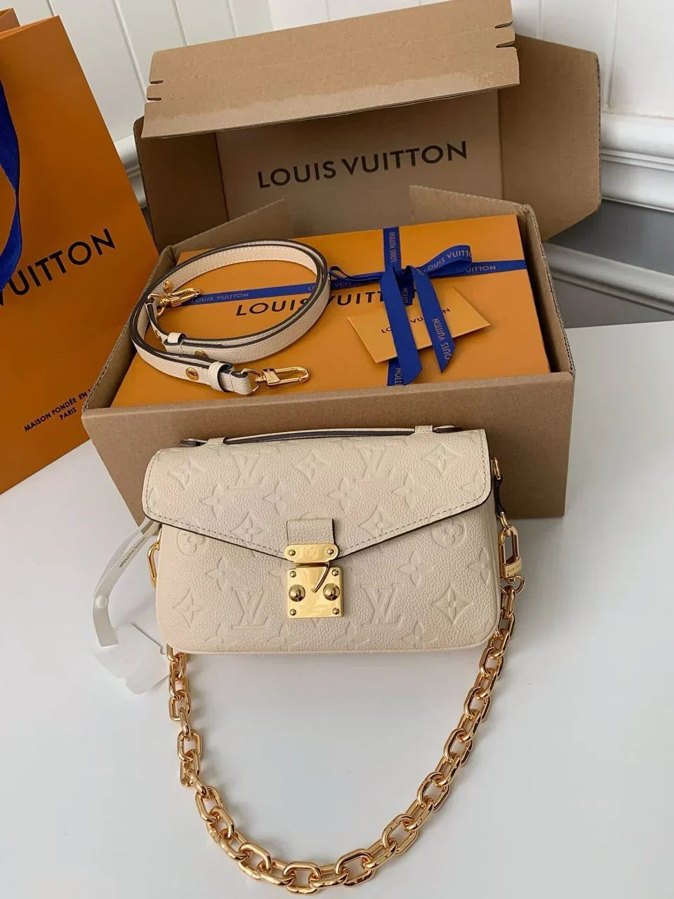 LV Pochette Métis East West mysite