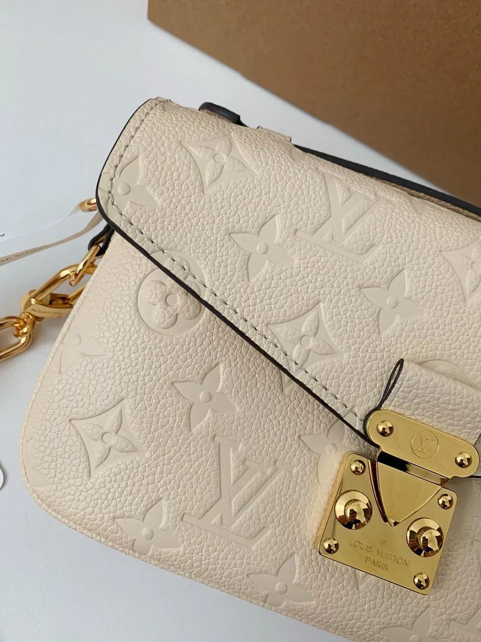 LV Pochette Métis East West mysite