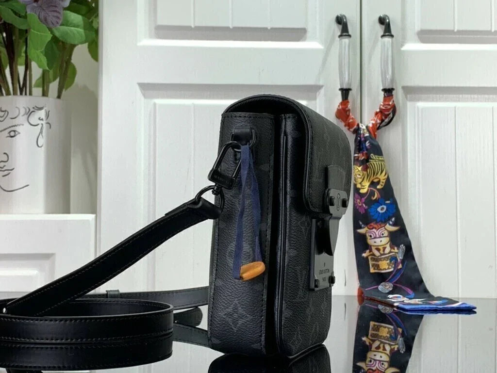 LV Vertical Wearable Wallet mysite