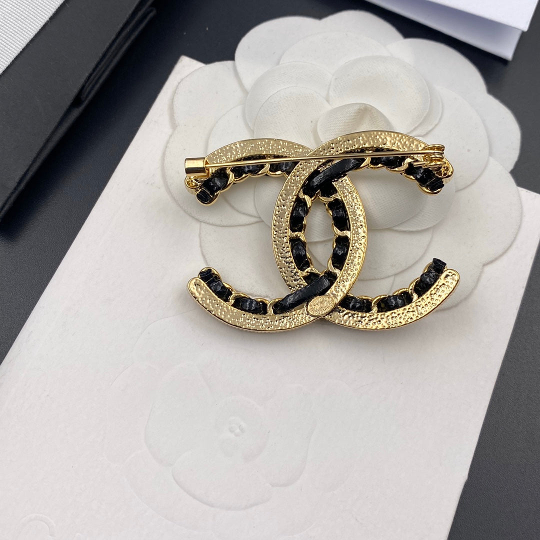 Diamond Pearl Black Gold Brooch mysite