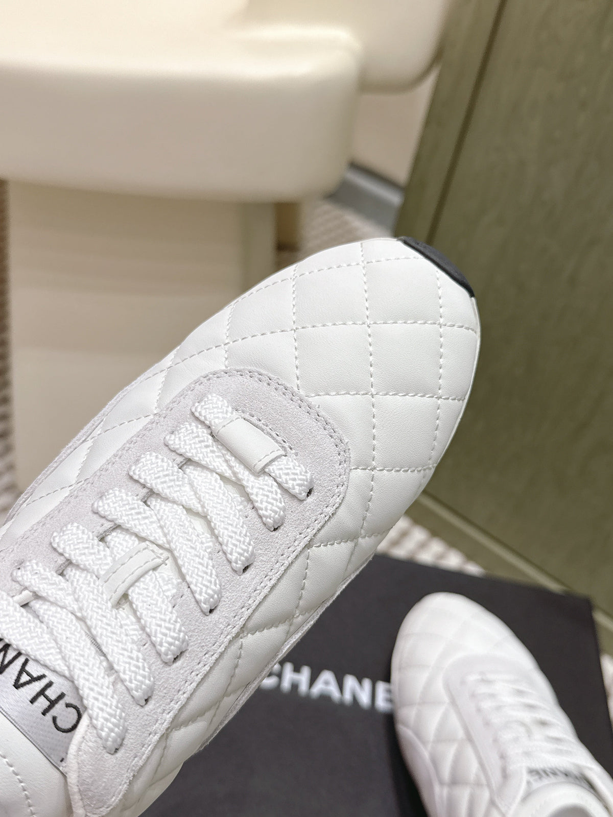 CHANEL 25S SNEAKERS IN WHITE CALFSKIN AND SUEDE mysite