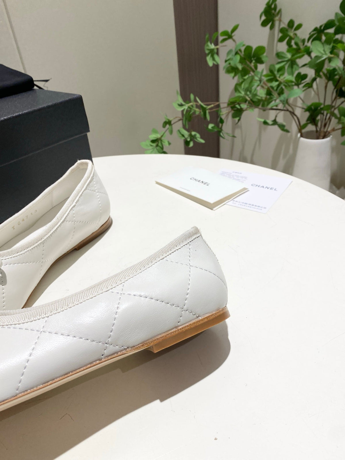 26S FLATS IN WHITE LAMBSKIN WITH BOW mysite