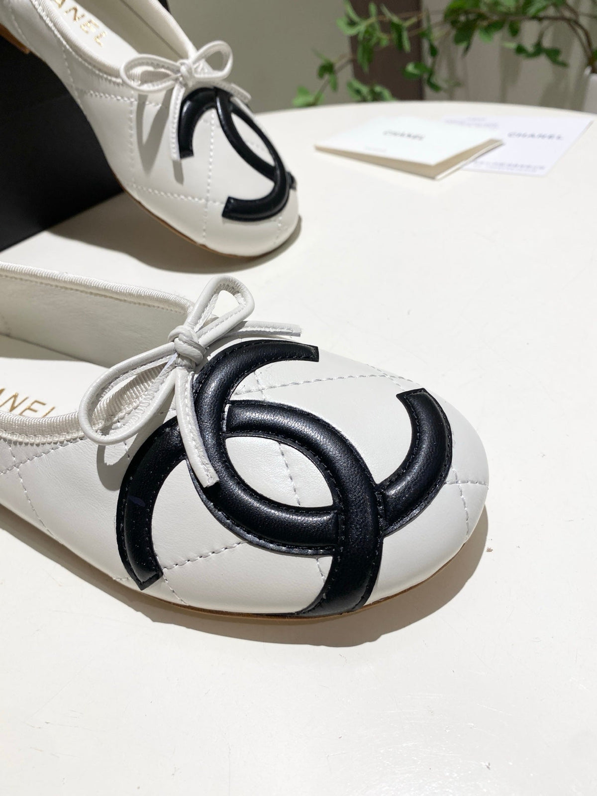 26S FLATS IN WHITE LAMBSKIN WITH BOW mysite