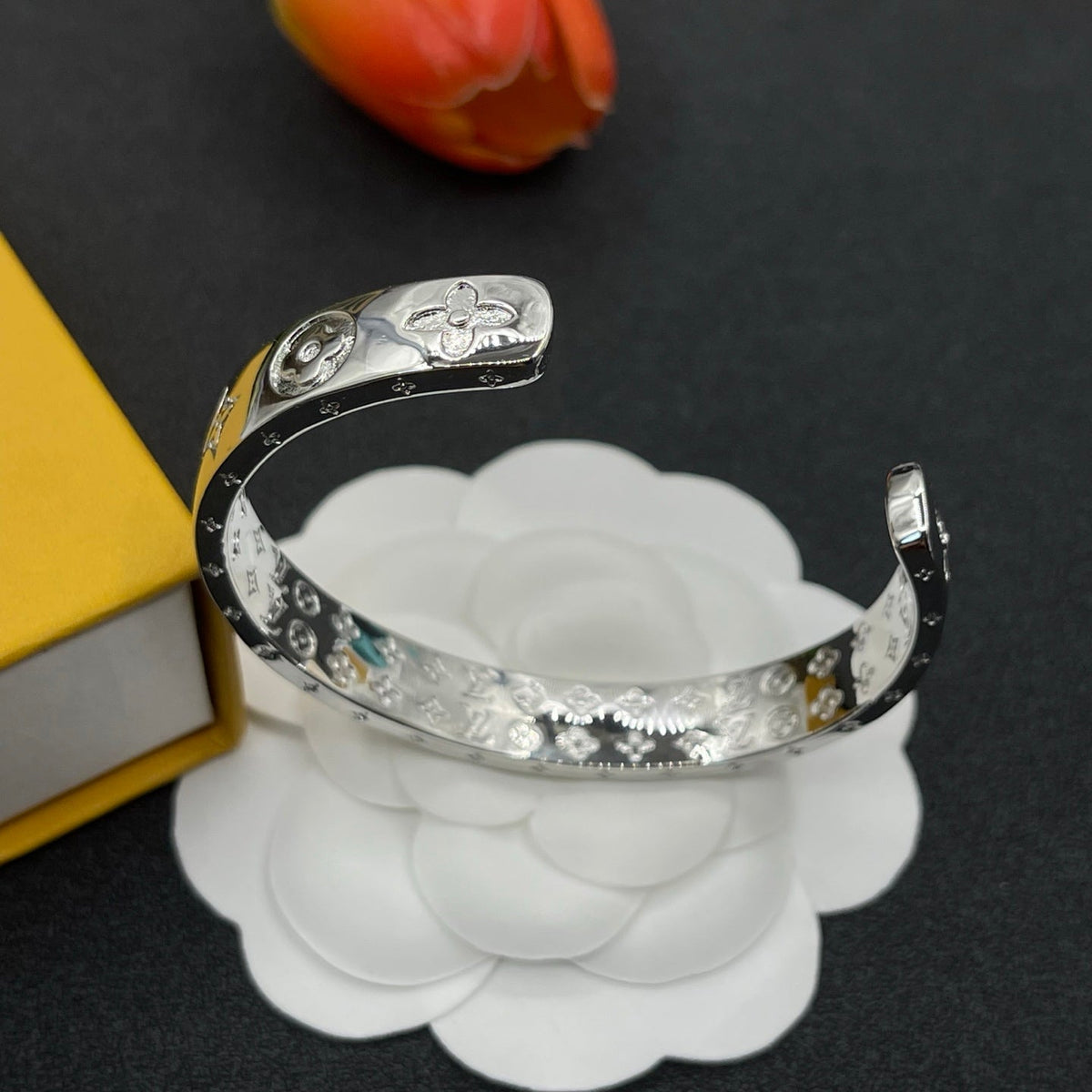 Love Pattern Bracelet mysite