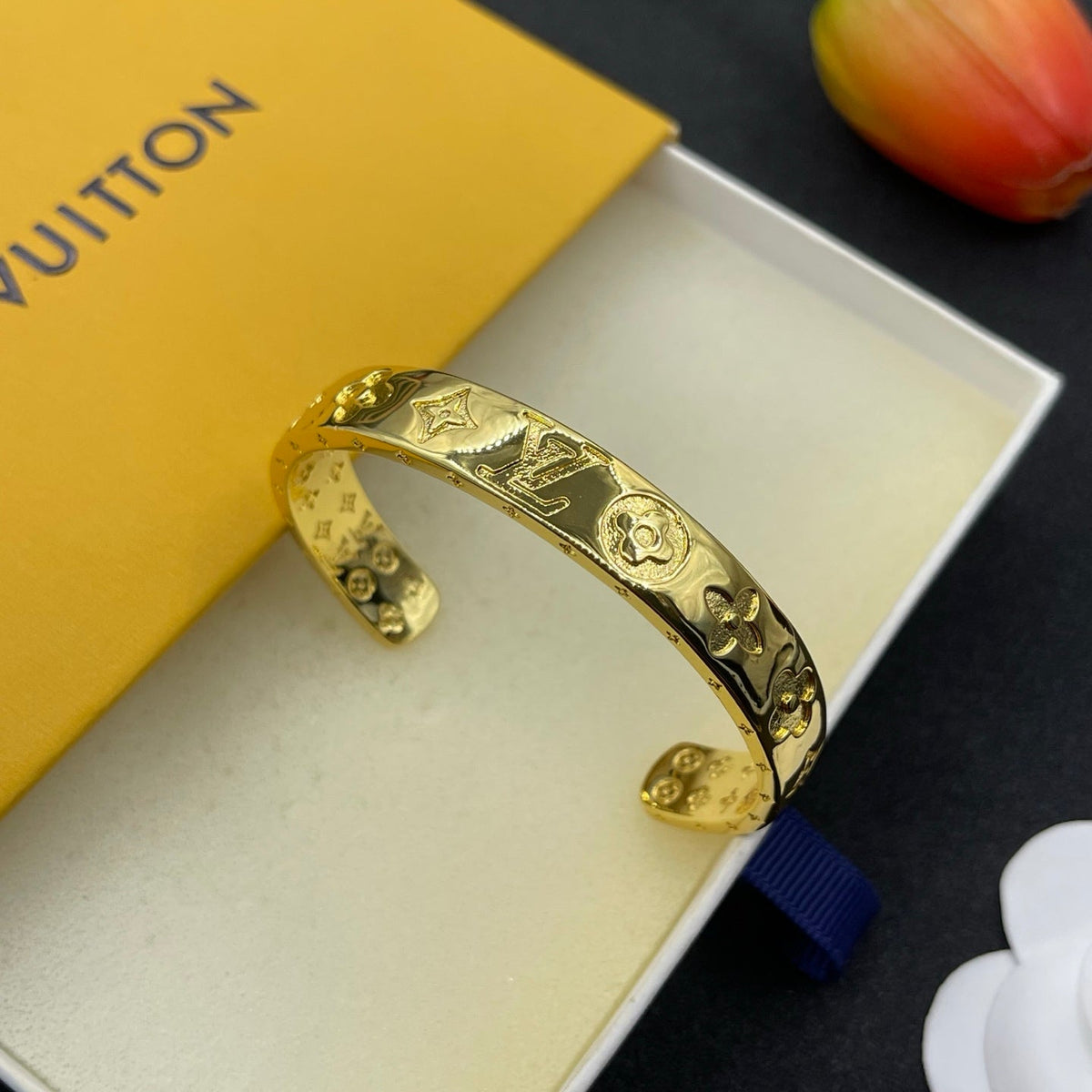 Love Pattern Bracelet mysite
