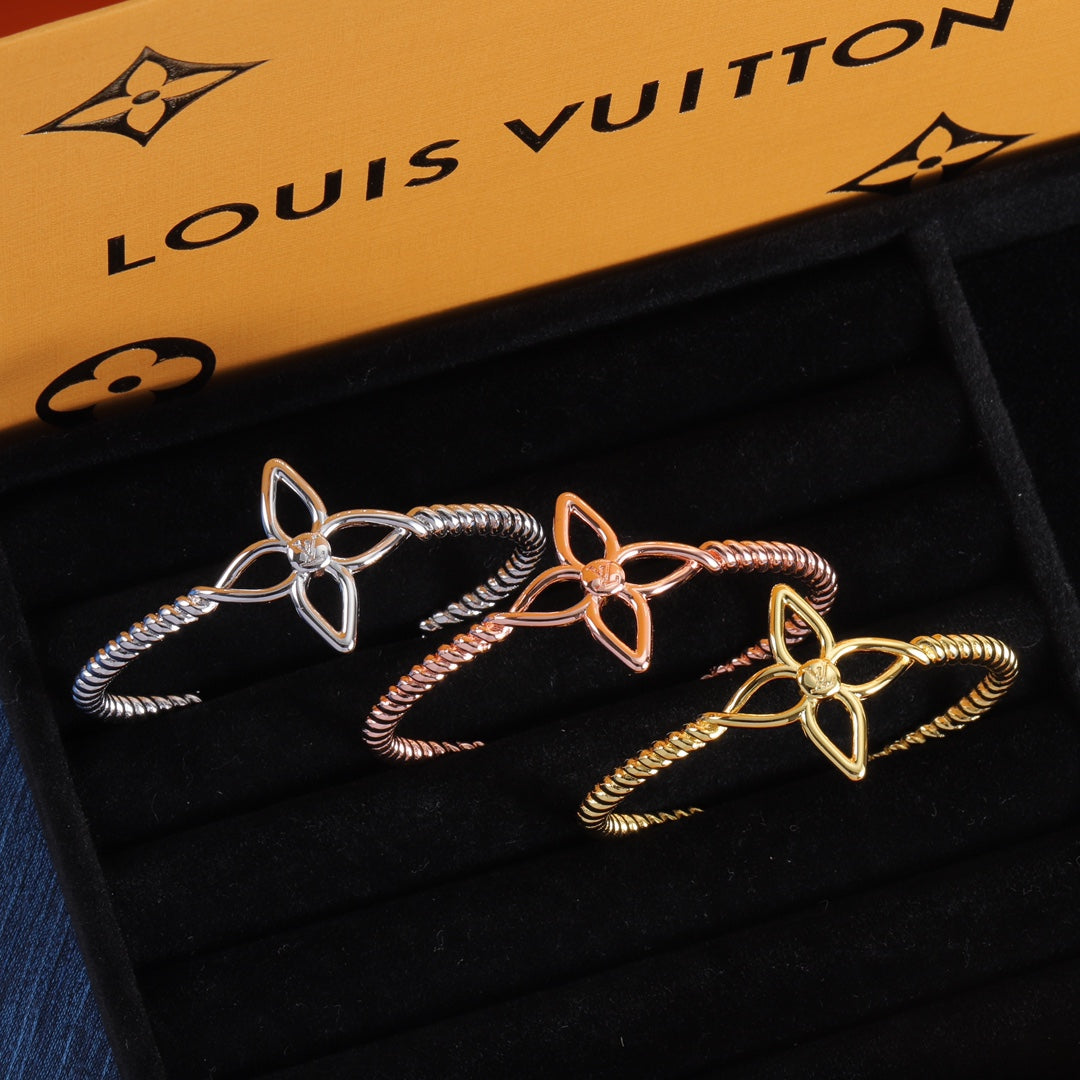 Love Bracelet mysite