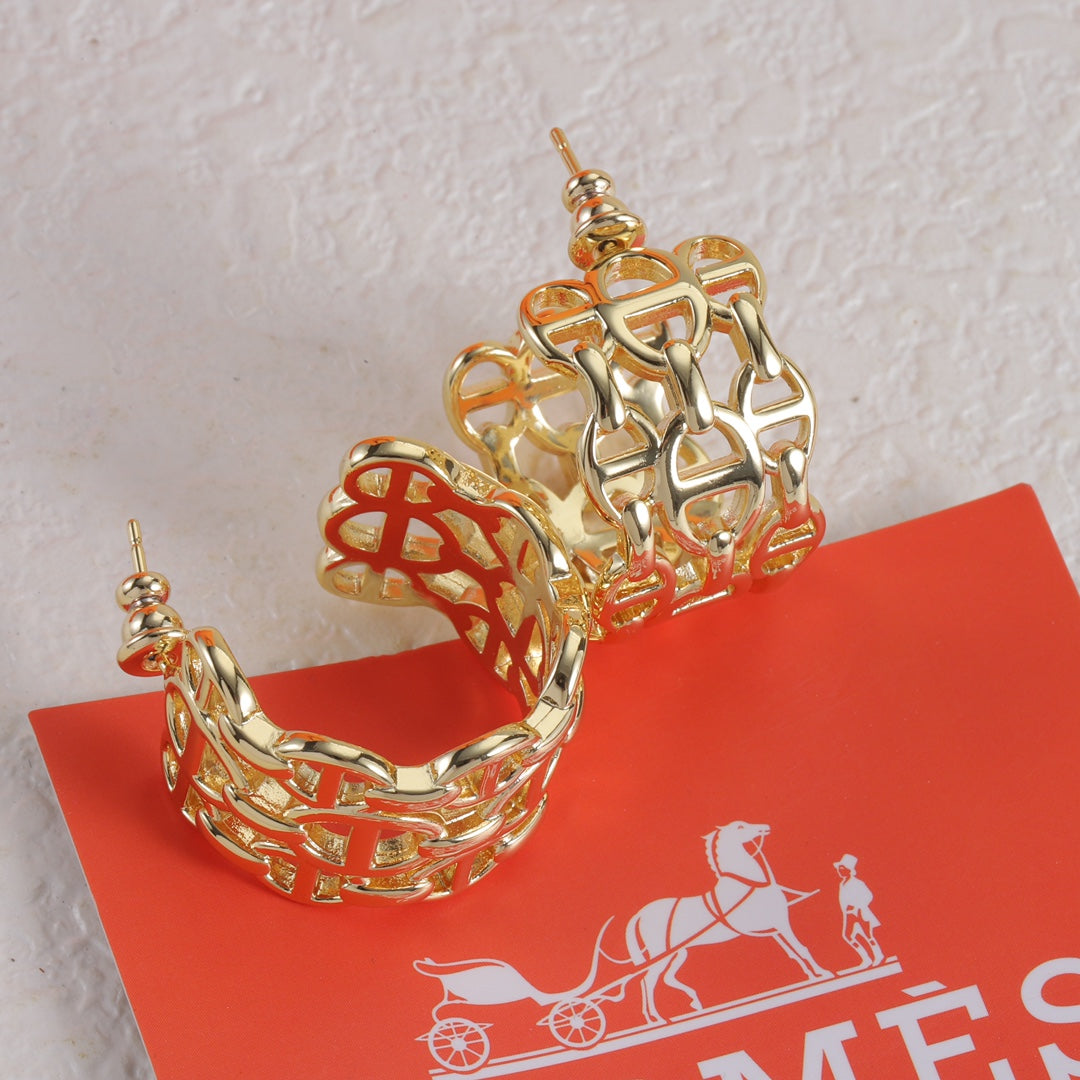 Pig Nose Openwork Earrings mysite