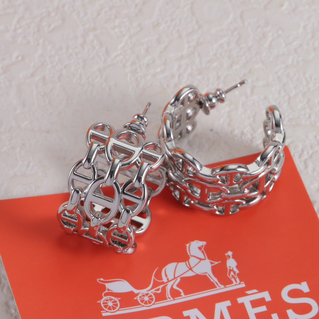 Pig Nose Openwork Earrings mysite