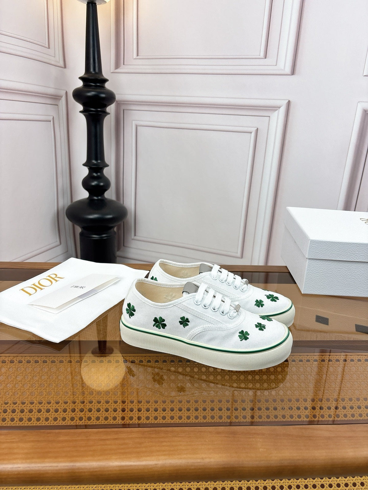 26S LOW TOP SNEAKERS 35MM IN WHITE CANVAS WITH CLOVER EMBROIDERY mysite