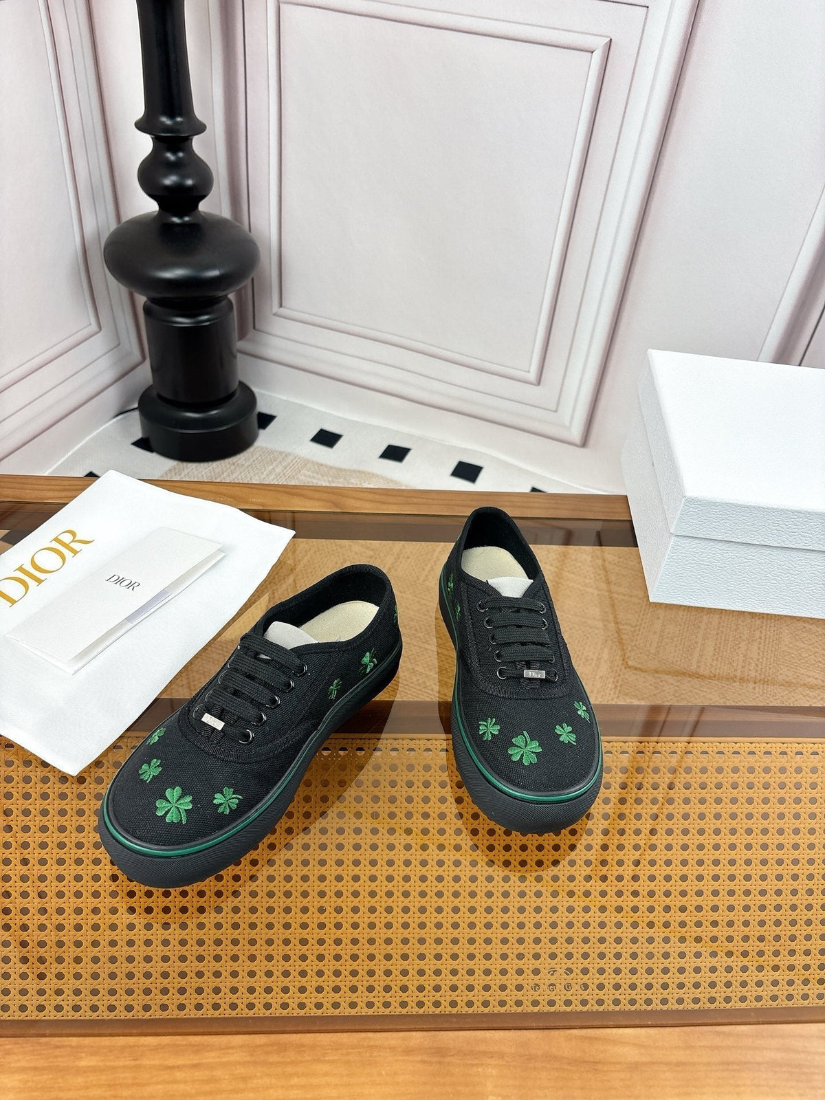 26S LOW TOP SNEAKERS 35MM IN BLACK CANVAS WITH CLOVER EMBROIDERY mysite