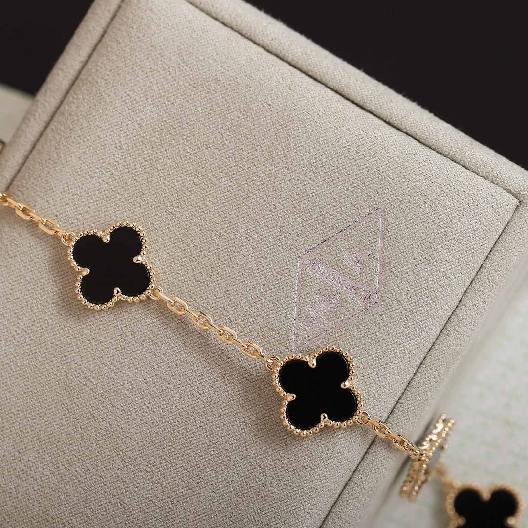 Vintage Black Leaves Bracelet mysite