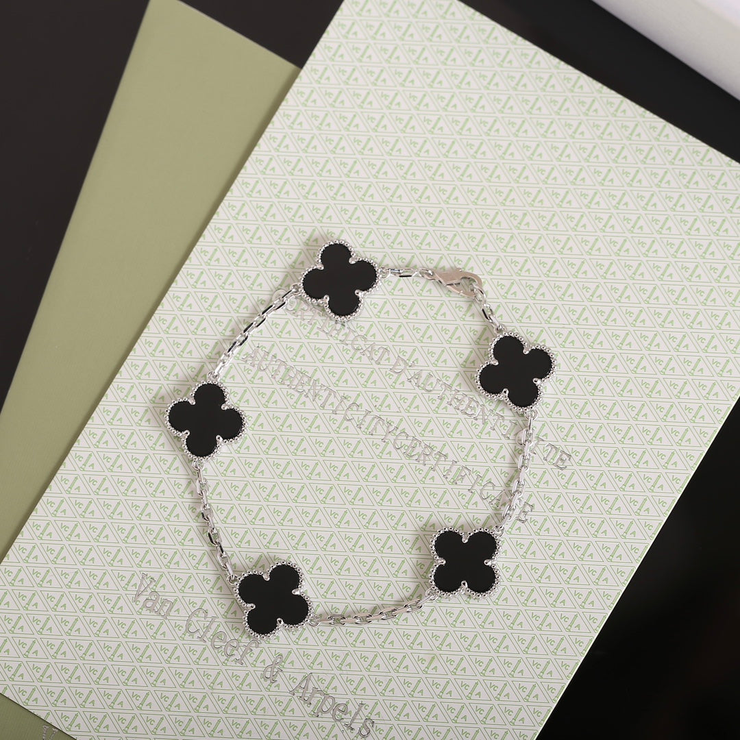 Vintage Black Leaves Bracelet mysite