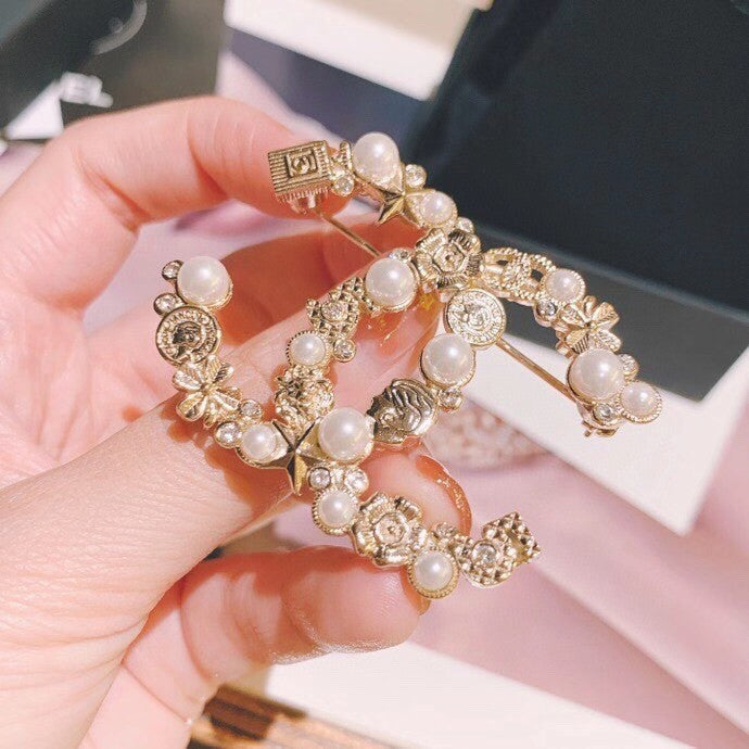 Cute Fancy Girl Brooch mysite