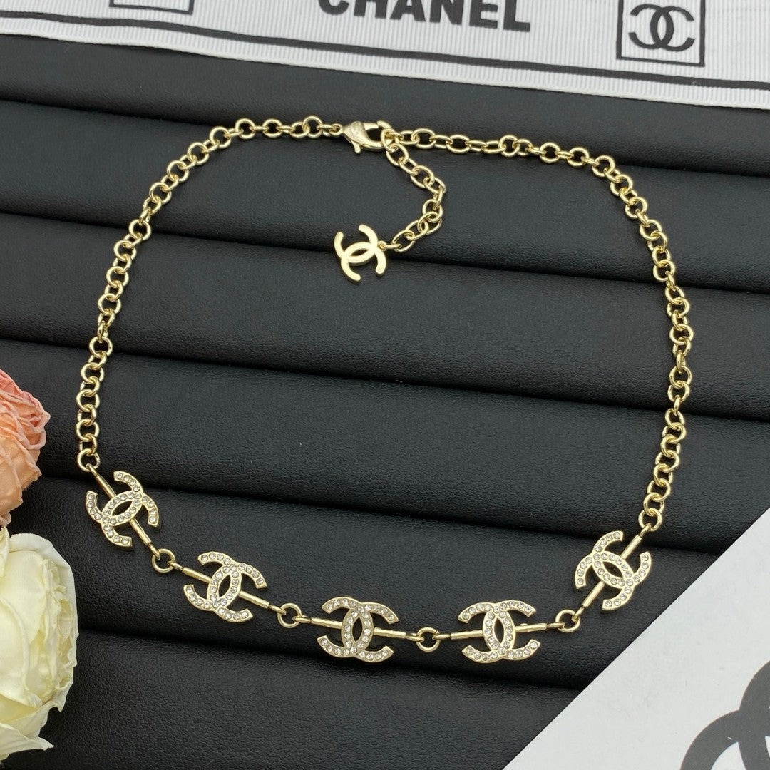 Chic Girl Design Necklace & Bracelet 2 Set (Gold) mysite