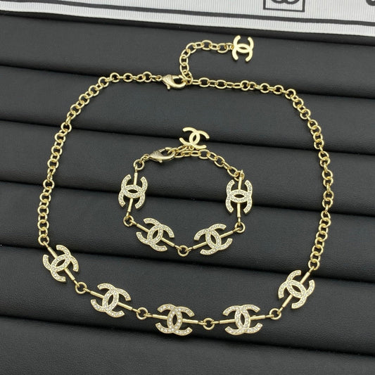 Chic Girl Design Necklace & Bracelet 2 Set (Gold) mysite