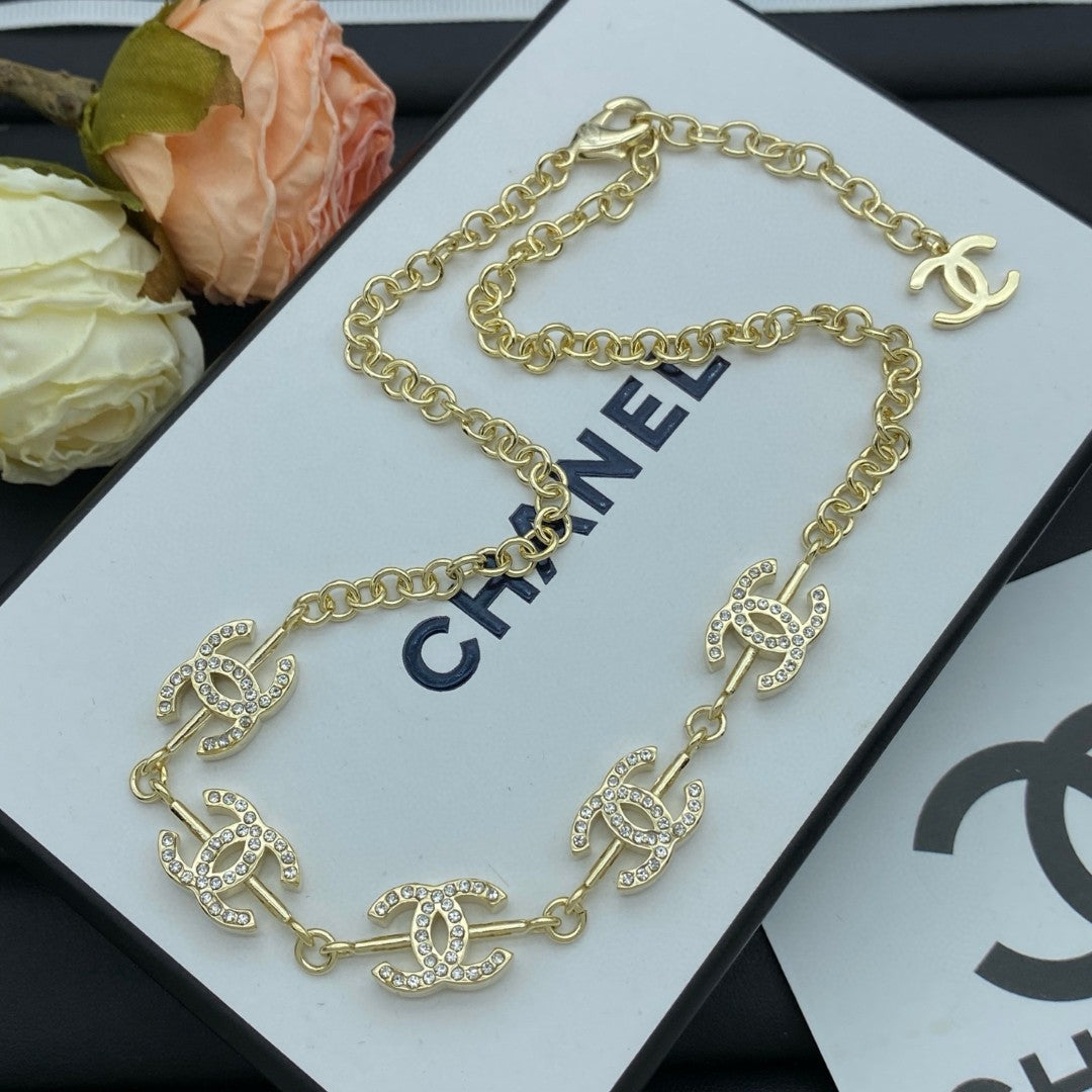 Chic Girl Design Necklace & Bracelet 2 Set (Gold) mysite