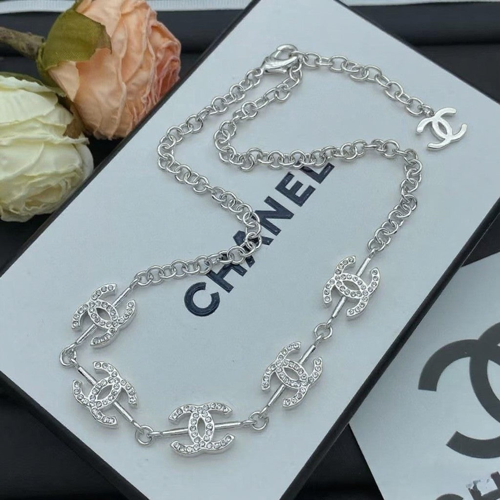 Chic Girl Design Necklace & Bracelet 2 Set (Silver) mysite