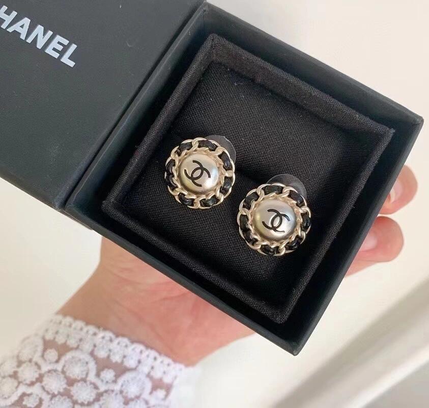 Classic Coco Girl Earrings Stud mysite