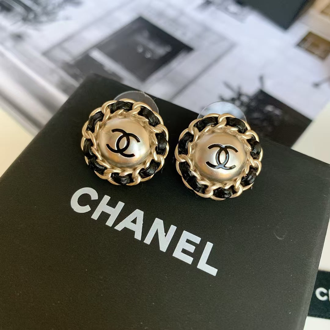 Classic Coco Girl Earrings Stud mysite