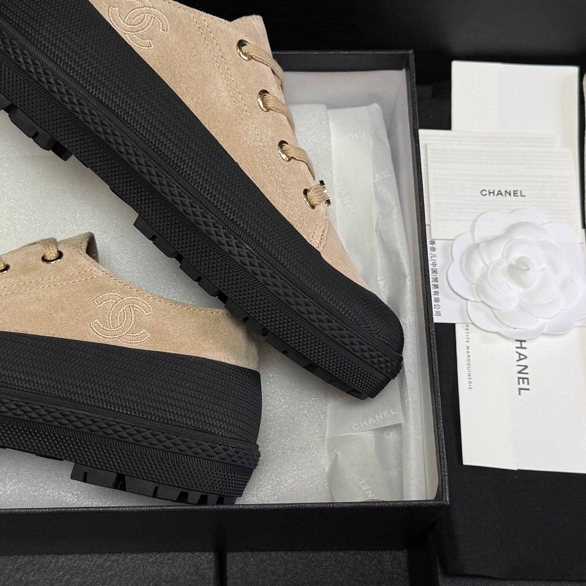 26S LOW TOP SNEAKERS IN BEIGE SUEDE mysite