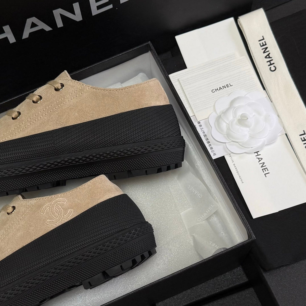26S LOW TOP SNEAKERS IN BEIGE SUEDE mysite