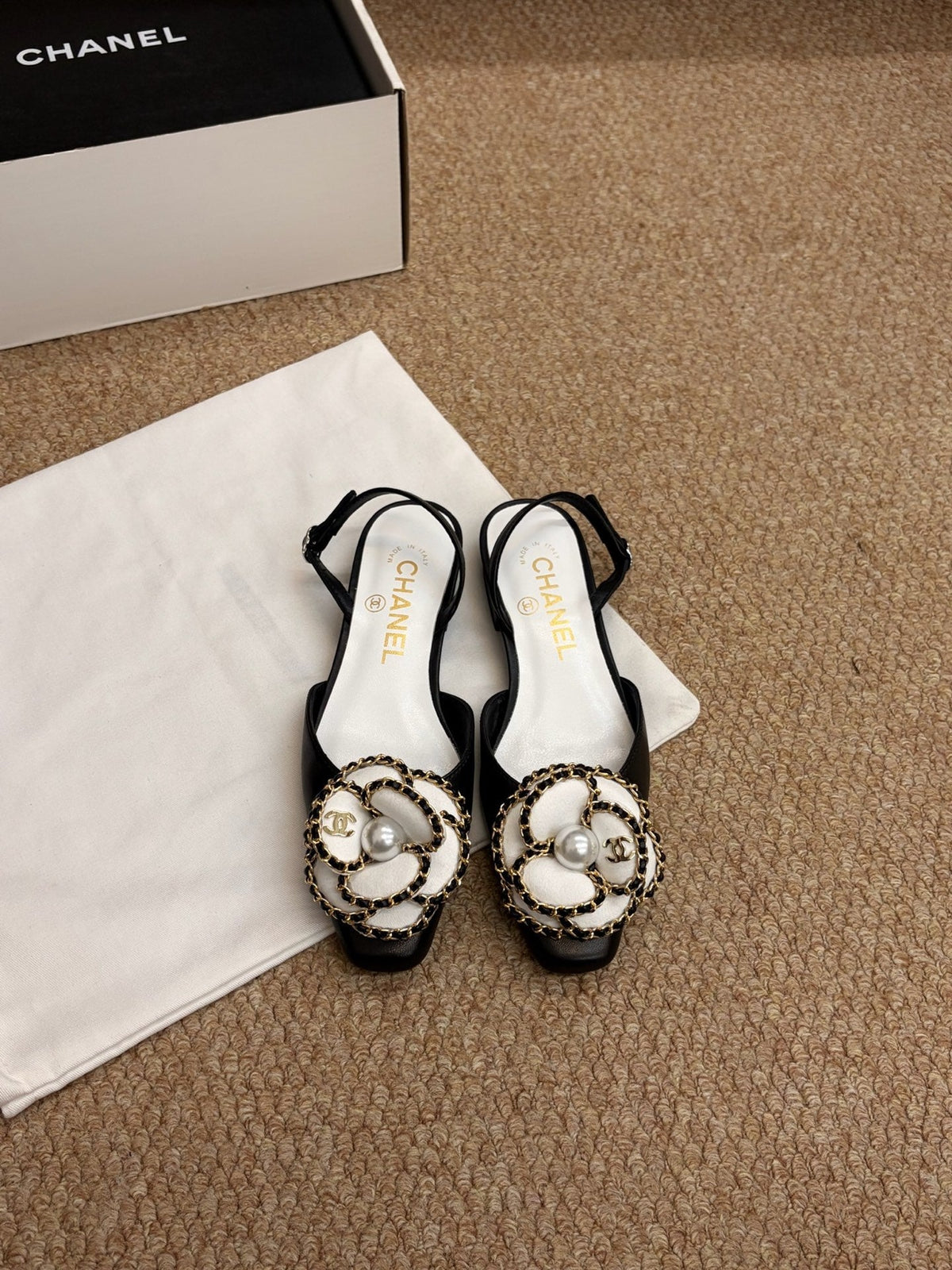 CHANEL 26S SLINGBACK FLATS IN BLACK CALFSKIN CAMELLIA PEARL mysite