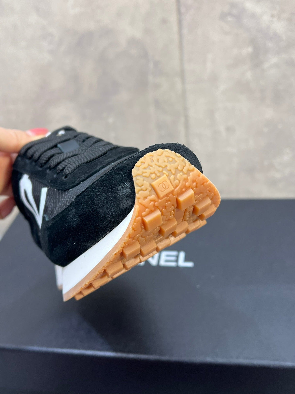 CHANEL 26S RUNNING SNEAKERS IN BLACK SUEDE AND MESH CC LOGO mysite