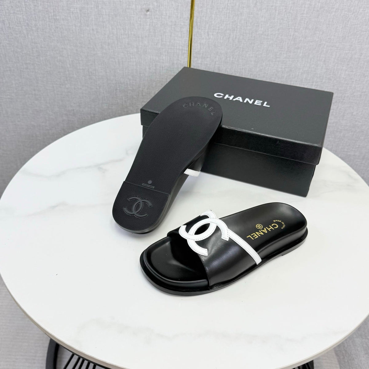 26S ICONIC CC SLIDES IN BLACK LAMBSKIN mysite