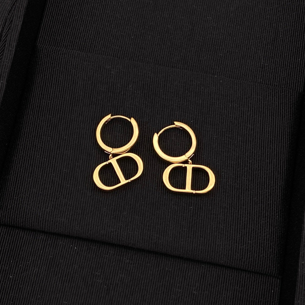 Dove Girl Design Earrings mysite
