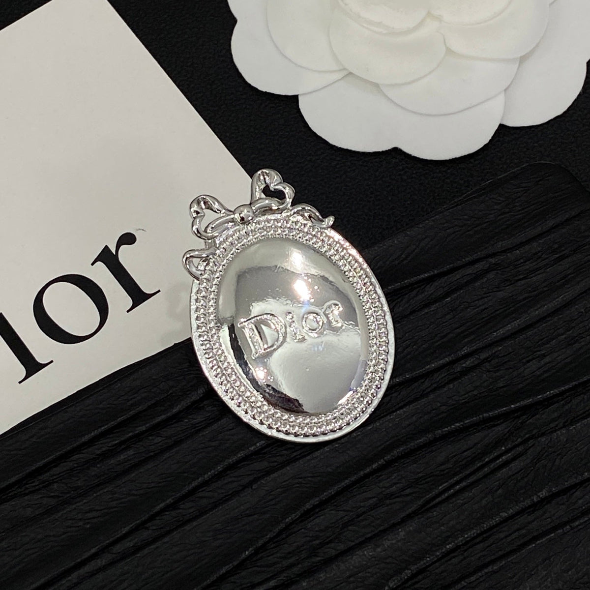 Dove Vintage Girl Design 4 Set (Earrings+Bracelet + Brooch+Necklace) - Silver mysite