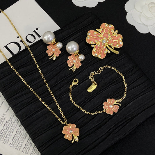 Maximalism Dove Design 4 Set (Earrings+Bracelet + Brooch +Necklace) - Gold mysite