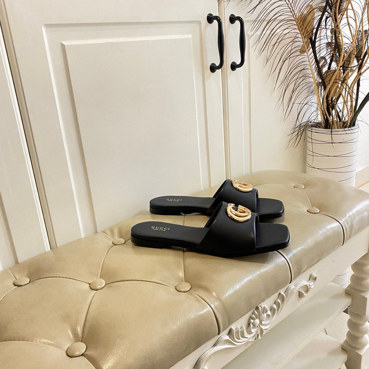 GUCCI 26S SLIDES IN BLACK CALFSKIN mysite