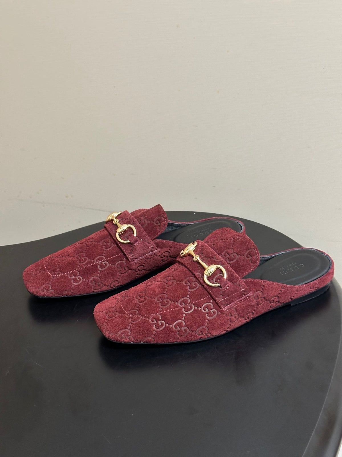 GUCCI 26S HORSEBIT LOAFER MULES IN RED SUEDE mysite