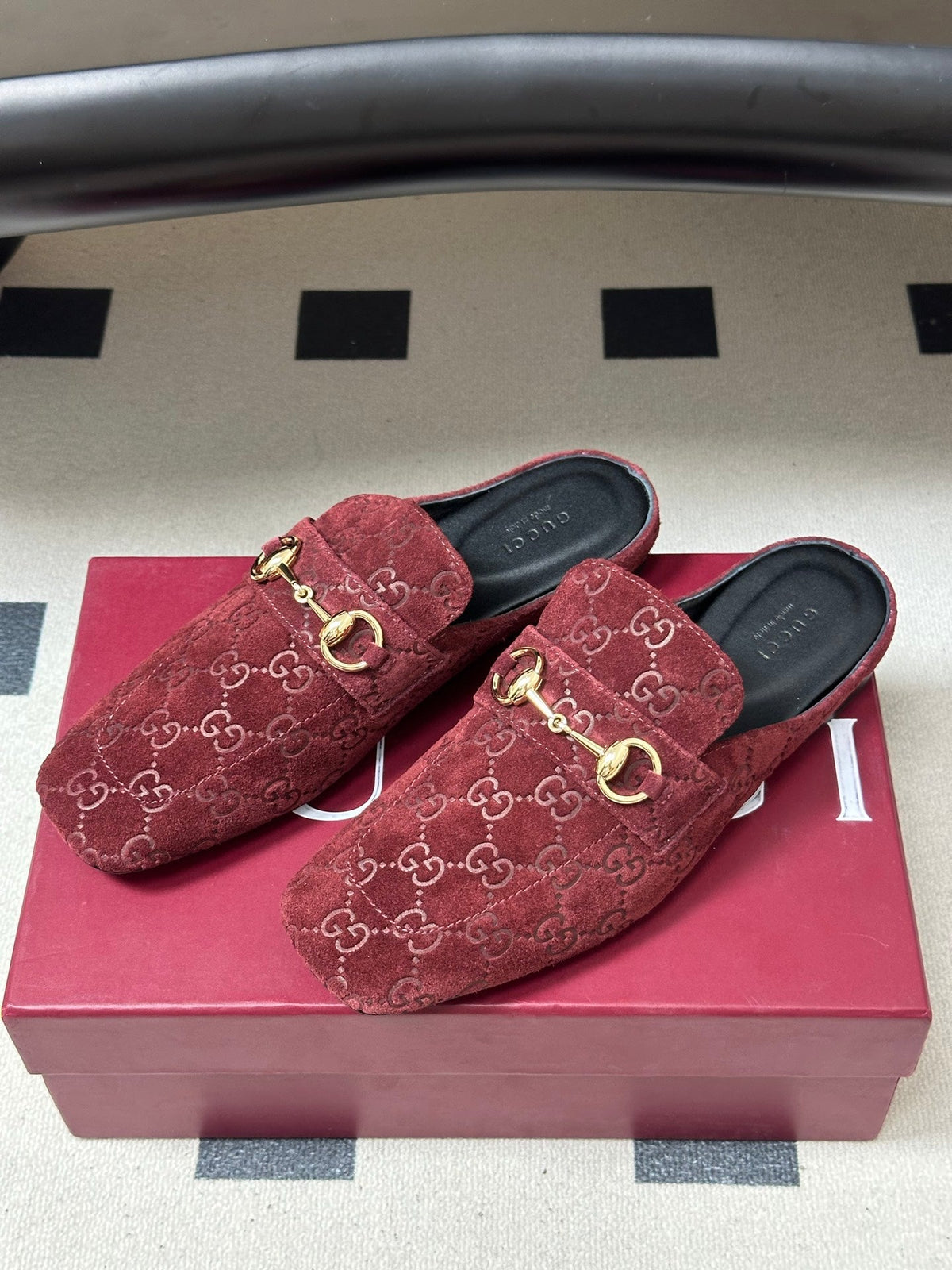 GUCCI 26S HORSEBIT LOAFER MULES IN RED SUEDE mysite