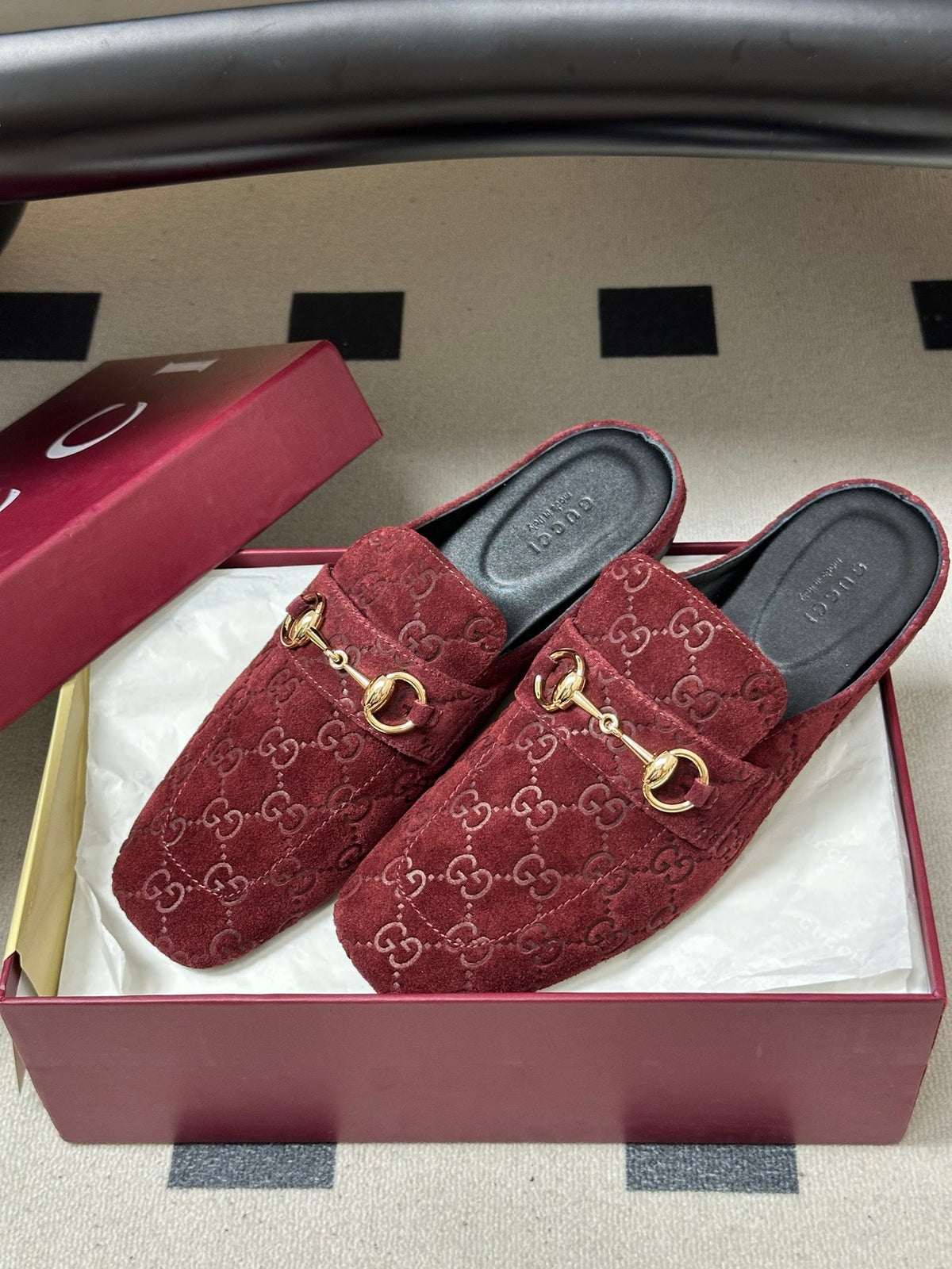 GUCCI 26S HORSEBIT LOAFER MULES IN RED SUEDE mysite