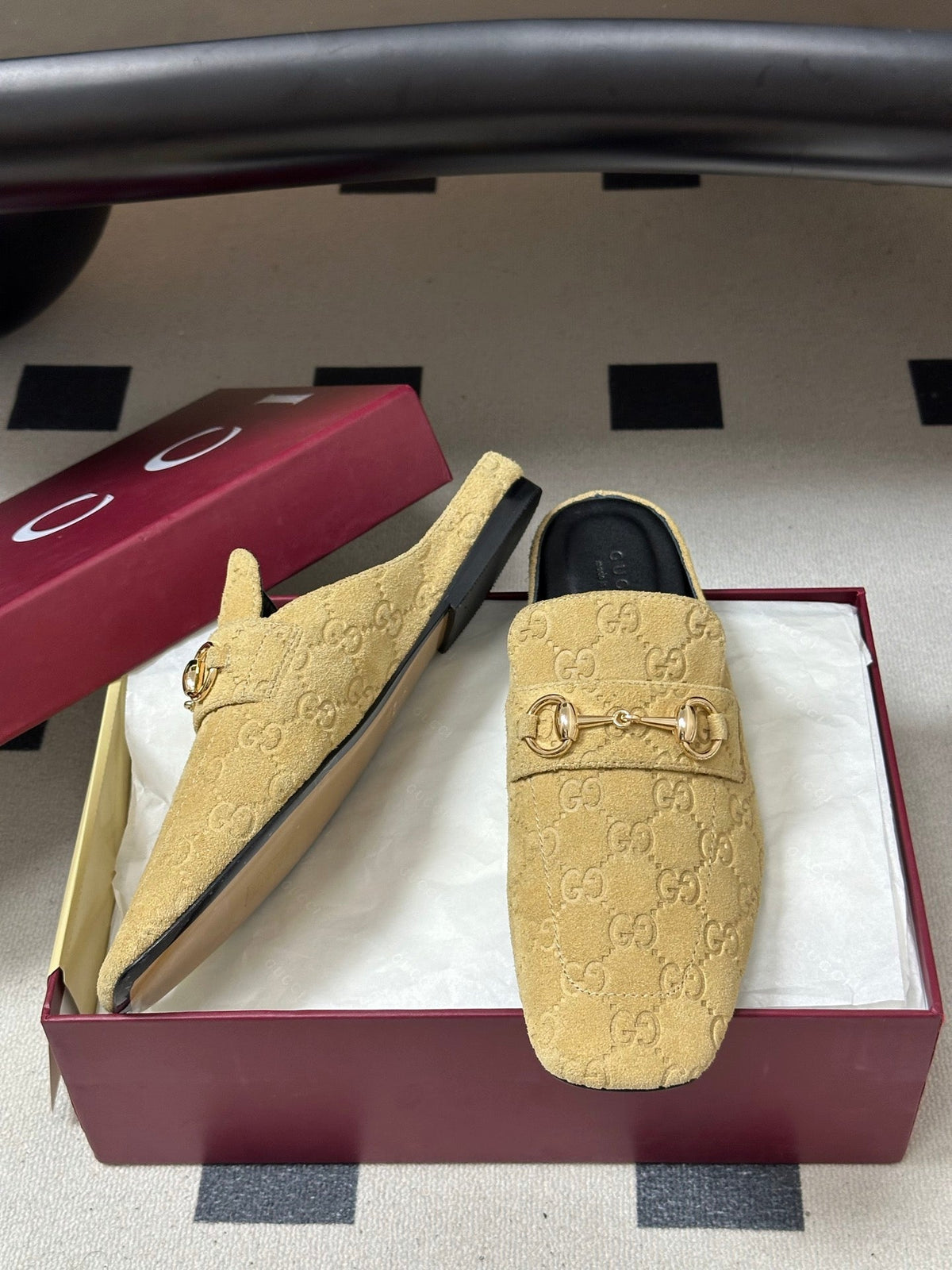GUCCI 26S HORSEBIT LOAFER MULES IN BEIGE SUEDE mysite