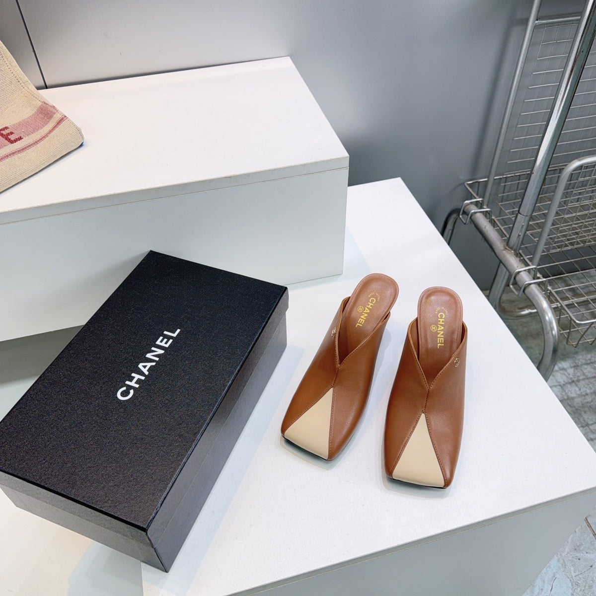 CHANEL 26S HIGH-HEEL MULES 70 MM IN BROWN AND BEIGE LAMBSKIN mysite