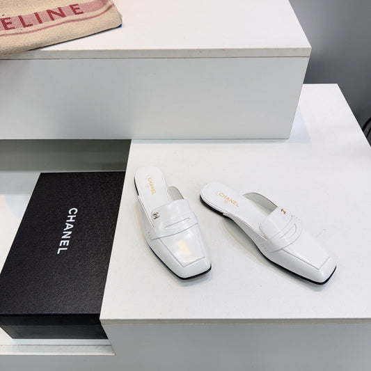 CHANEL 26S LOAFER MULES IN WHITE SHINY LAMBSKIN mysite