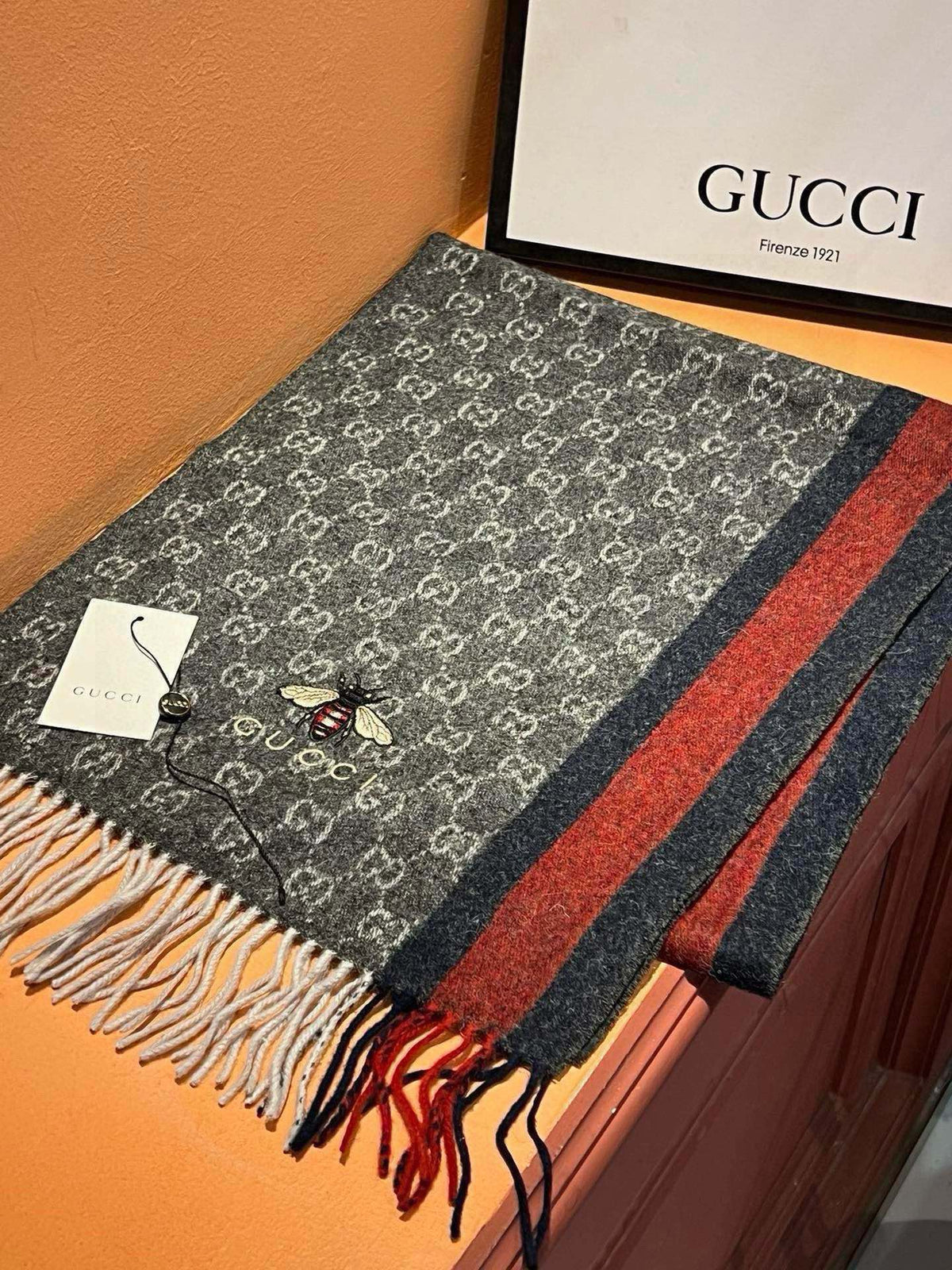 SCARF 180 CM IN BLACK CASHMERE WITH BEE PATTERN 396473 mysite