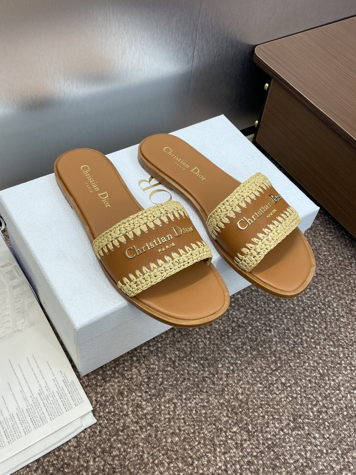DIOR 25S D-LANE SLIDE CAMEL CALFSKIN AND NATURAL BRAIDED RAFFIA mysite